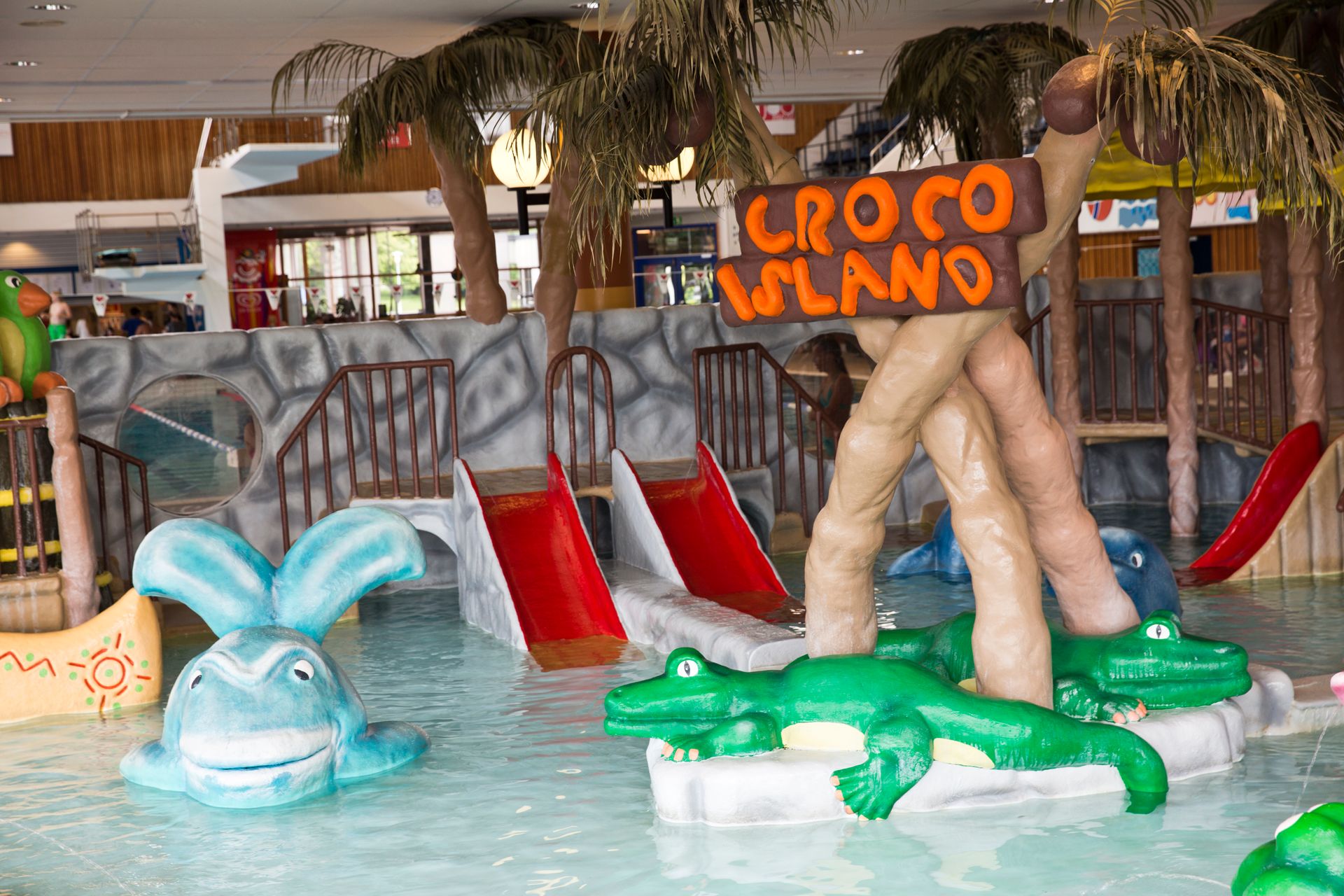 Bild på barnleklandet Croco Island där småbarn kan plaska i barnpoolen och leka bland leksasksvattendjuren.