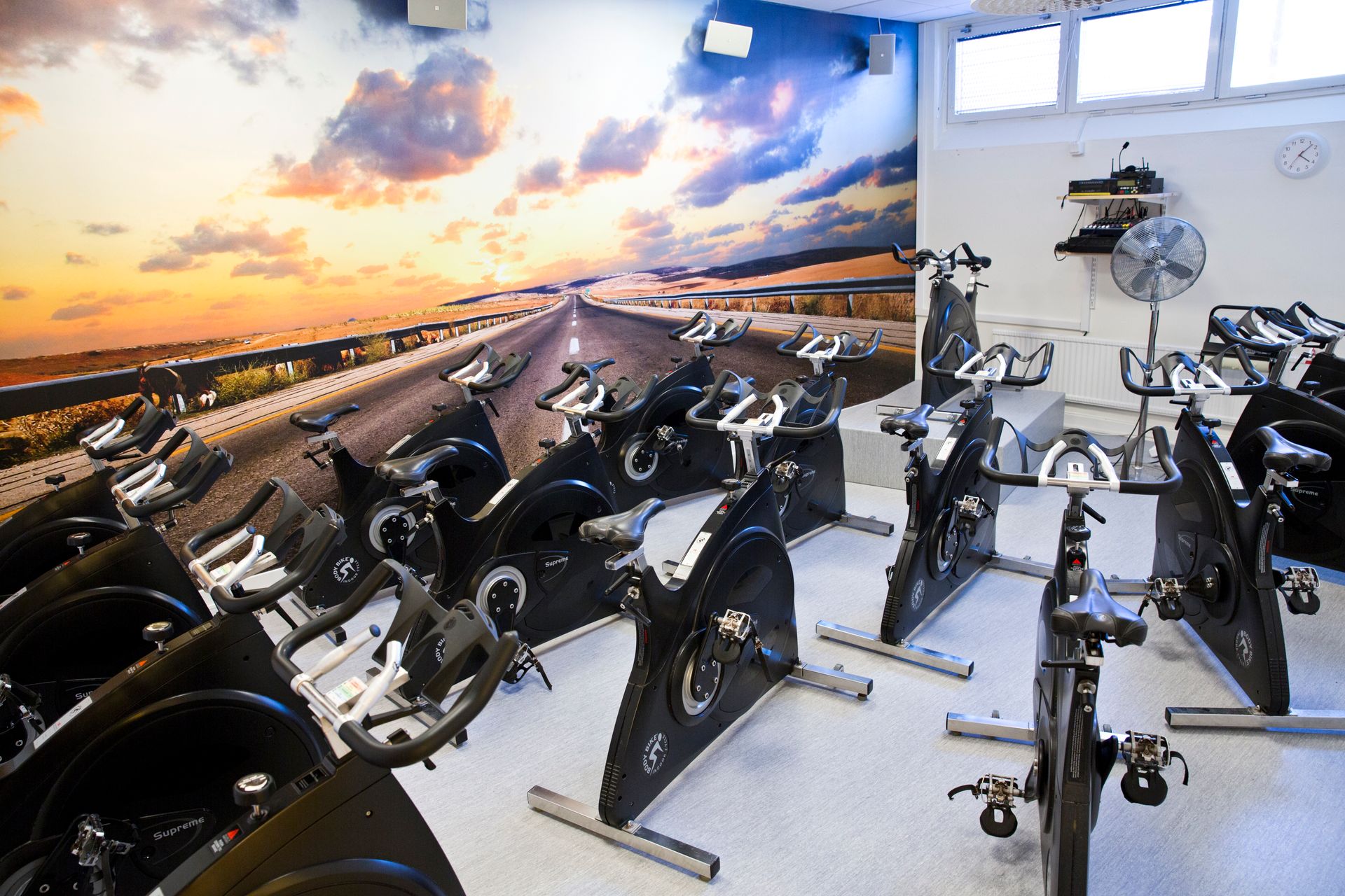 Motionscykel på gymmet i Säby sim- och sporthall